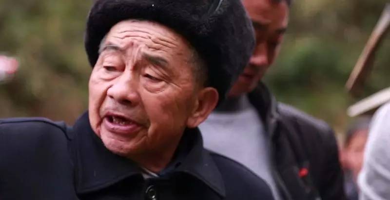 解碼中國丨這位當代“愚公”在懸崖峭壁上鑿出7千米水渠，現實比神話傳說更震撼！