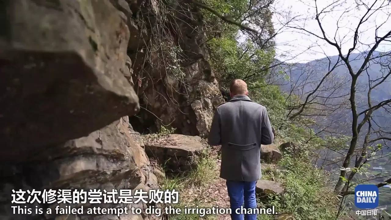 解碼中國丨這位當代“愚公”在懸崖峭壁上鑿出7千米水渠，現實比神話傳說更震撼！