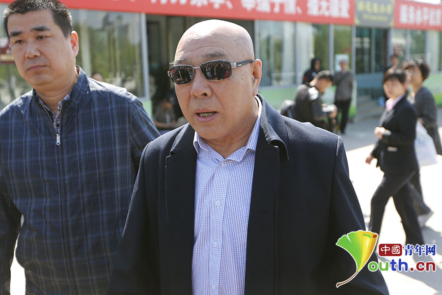 導演楊潔今日遺體告別 三位唐僧扮演者同送花圈