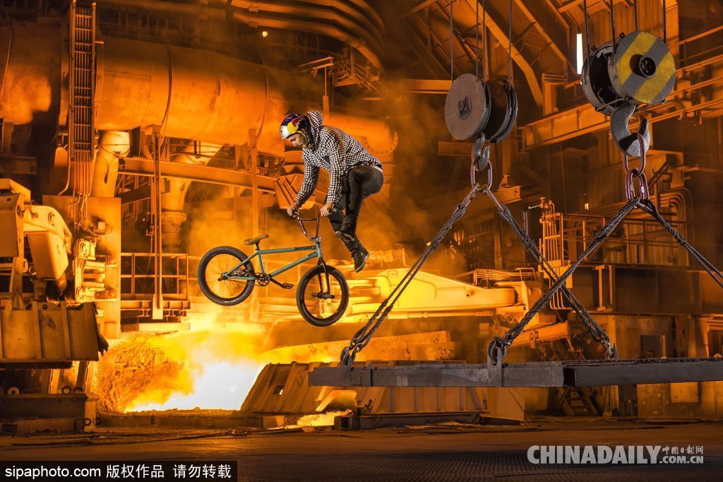 原來可以這么玩！盤點全球各地運動牛人挑戰(zhàn)極限的高能瞬間