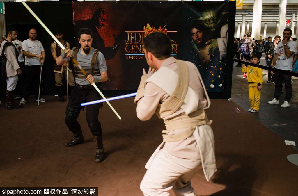 2017意大利都靈國際漫展 動漫迷cosplay互動趣味十足