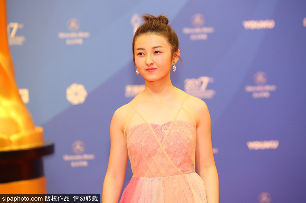 第七屆北京電影節：莫妮卡·貝魯奇性感現身閉幕式紅毯 林志玲、蔣雯麗、殷桃同場爭艷