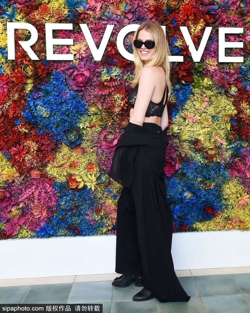 全美最盛大音樂節科切拉！盤點激情火辣內衣上陣的潮人街拍