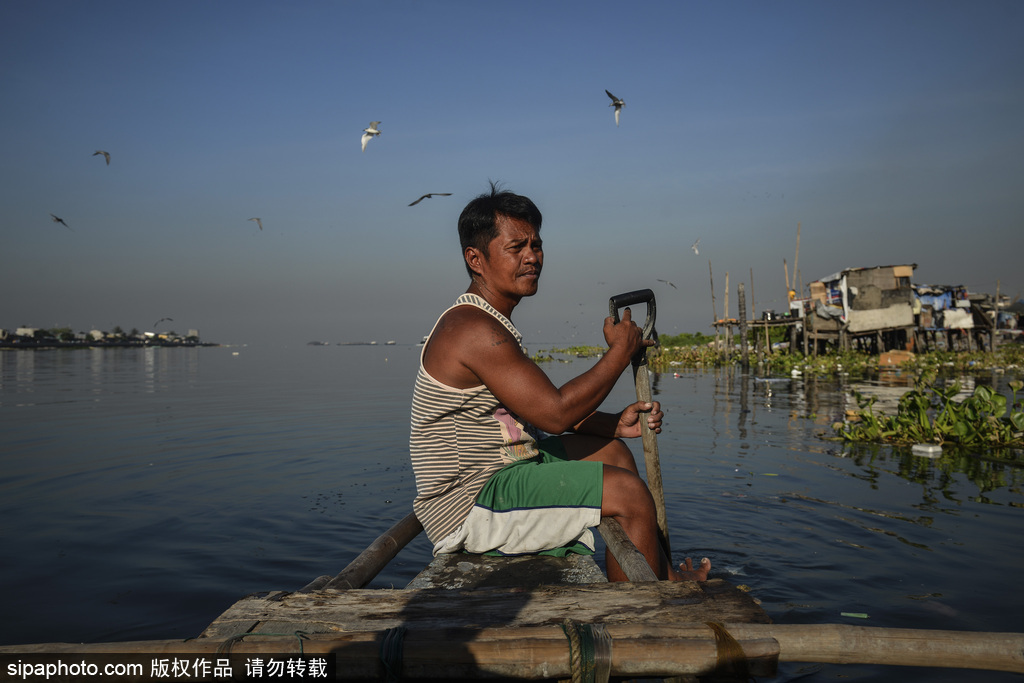 記錄一個真實的菲律賓貧民窟生活 “垃圾河”觸目驚心