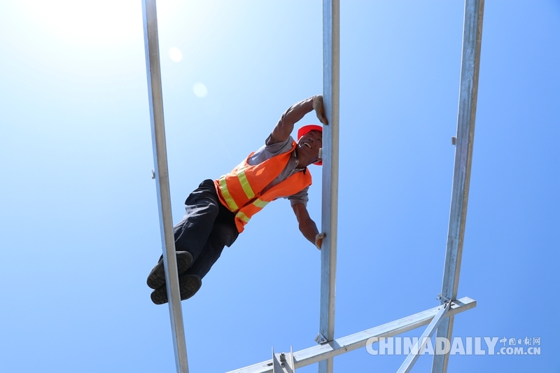 安徽臨泉縣扶貧工地?zé)峄鸪煊逡? title=