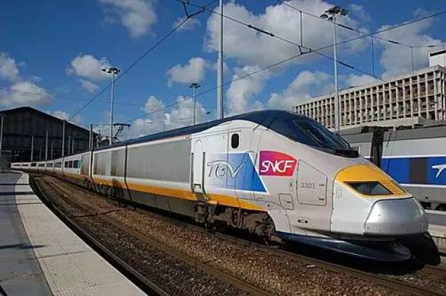 厭倦了國內高鐵餐？來看看“別人家的盒飯”長啥樣