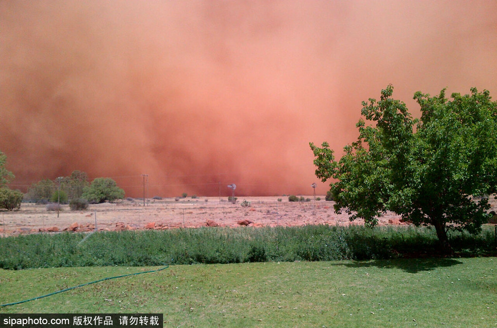 一場風(fēng)沙侵襲北京 盤點各地沙塵遮天蔽日景象