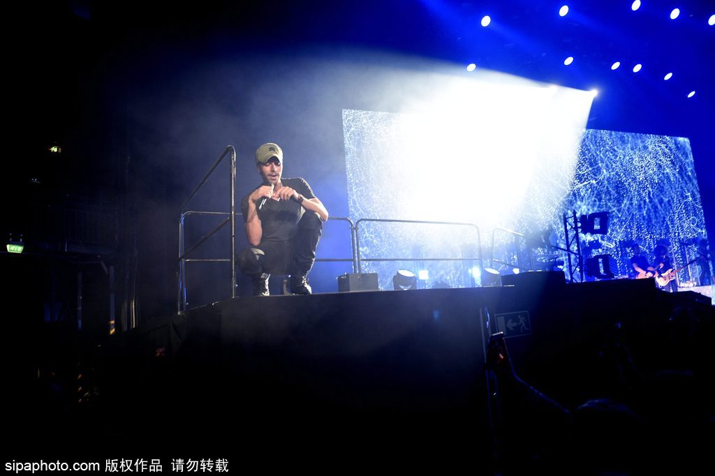 “情歌王子”安立奎演唱會 活力四射hold住全場