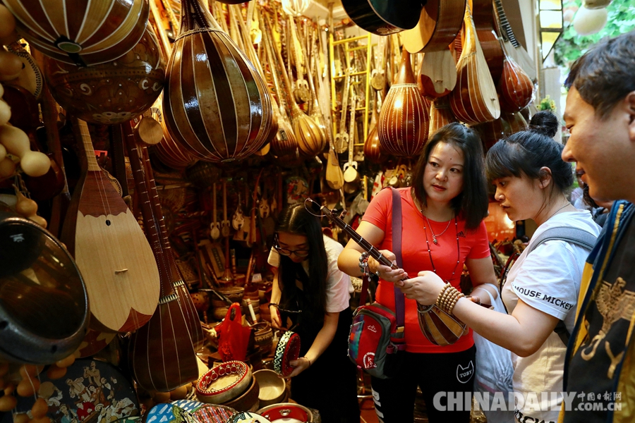 探訪“一帶一路”上的新疆集市 感受大巴扎的民族風(fēng)情