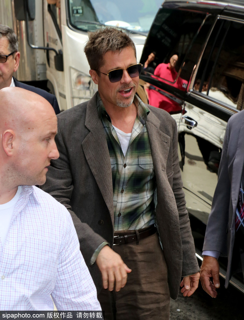 愛上復(fù)古風(fēng)？布拉德·皮特示范懷舊風(fēng)穿搭