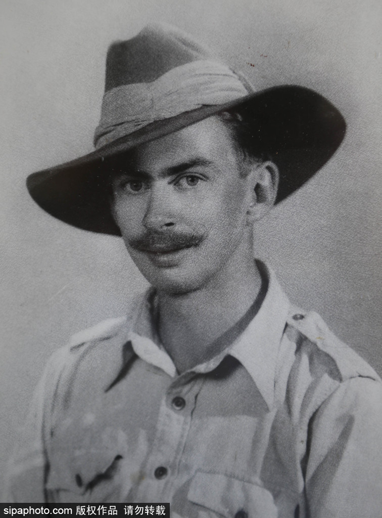 老當(dāng)益壯！ 英國(guó)94歲最高齡高爾夫球手仍然活躍在球場(chǎng)