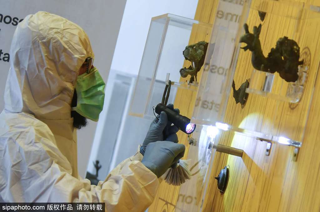 公元前6世紀龐貝古城文物被盜 調查人員現場勘查