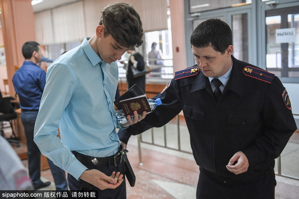 中國高考在即 看看俄羅斯高考現(xiàn)場什么樣