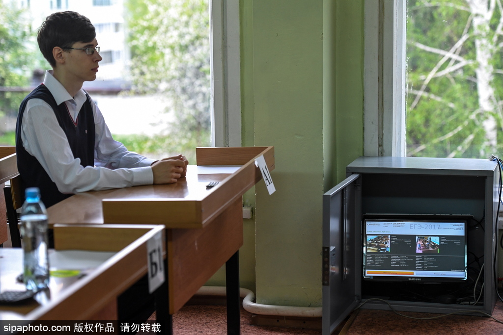 中國(guó)高考在即 看看俄羅斯高考現(xiàn)場(chǎng)什么樣