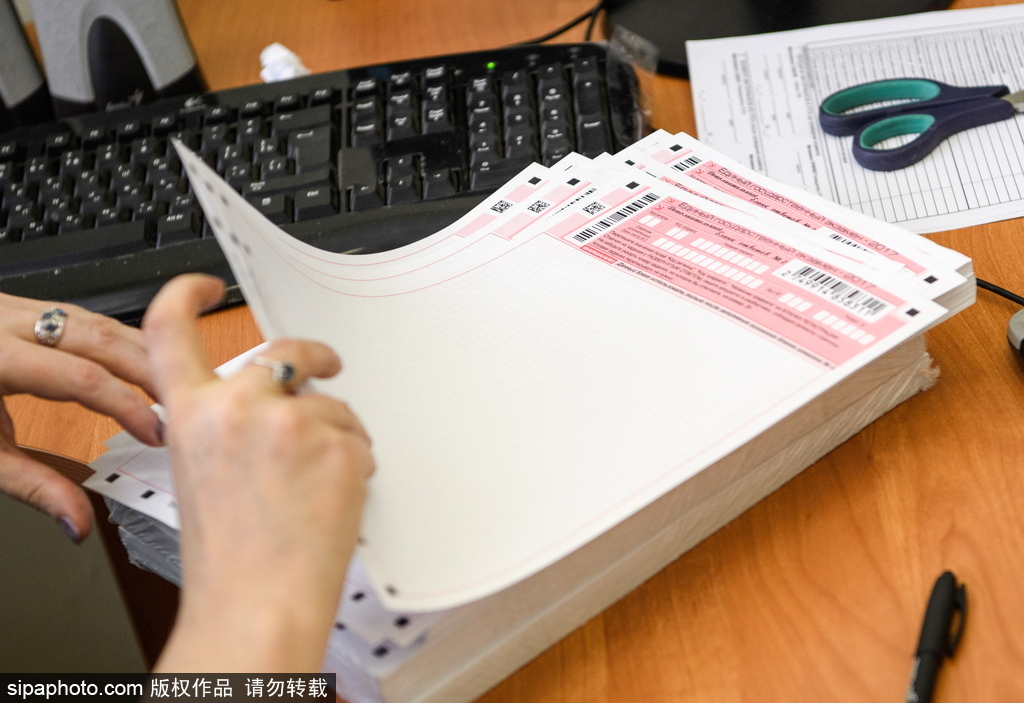 中國(guó)高考在即 看看俄羅斯高考現(xiàn)場(chǎng)什么樣