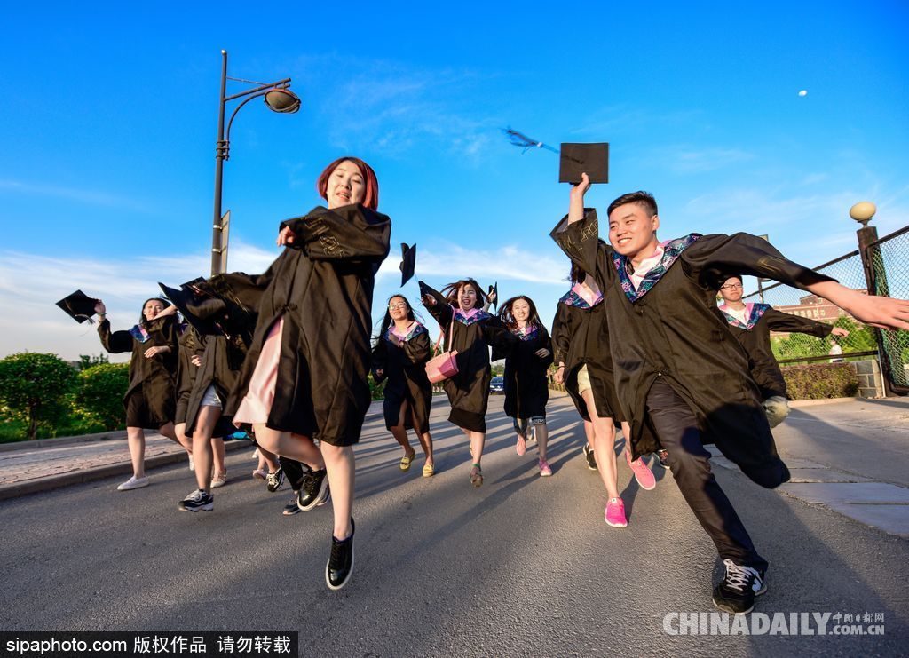 盤點創意畢業照 哪個是你的青春？