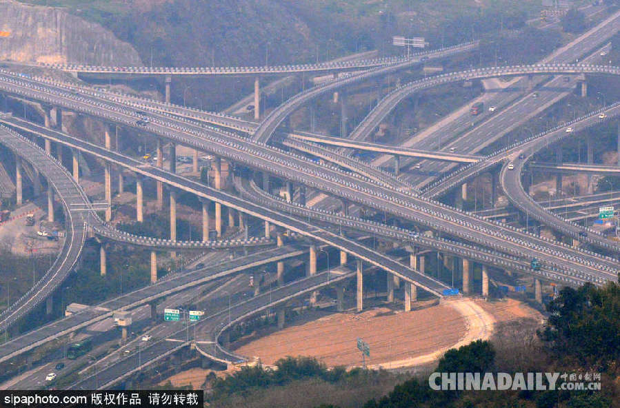 導航看哭車主看暈！重慶最復雜立交橋壯觀無比