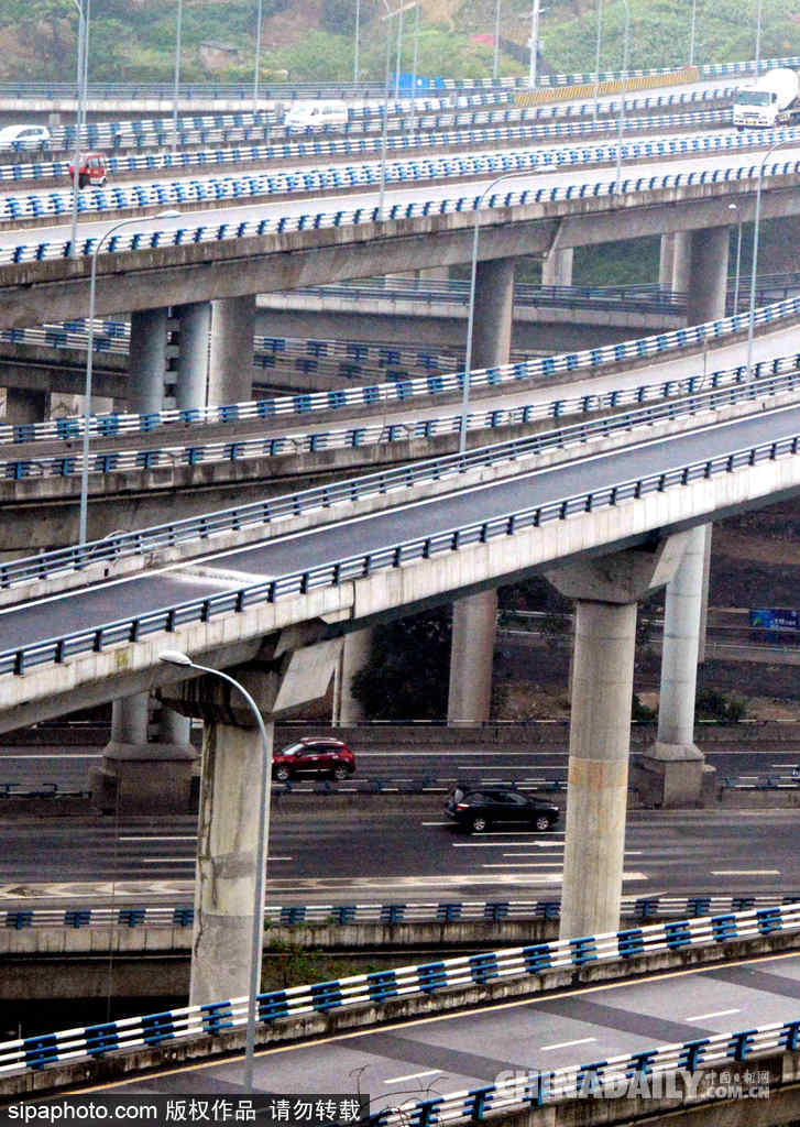 導(dǎo)航看哭車主看暈！重慶最復(fù)雜立交橋壯觀無比