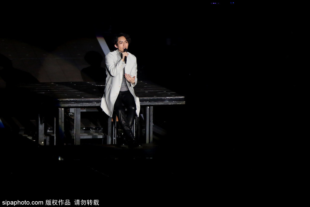 “迷幻王子”林宥嘉沈陽開唱 令歌迷大飽耳福