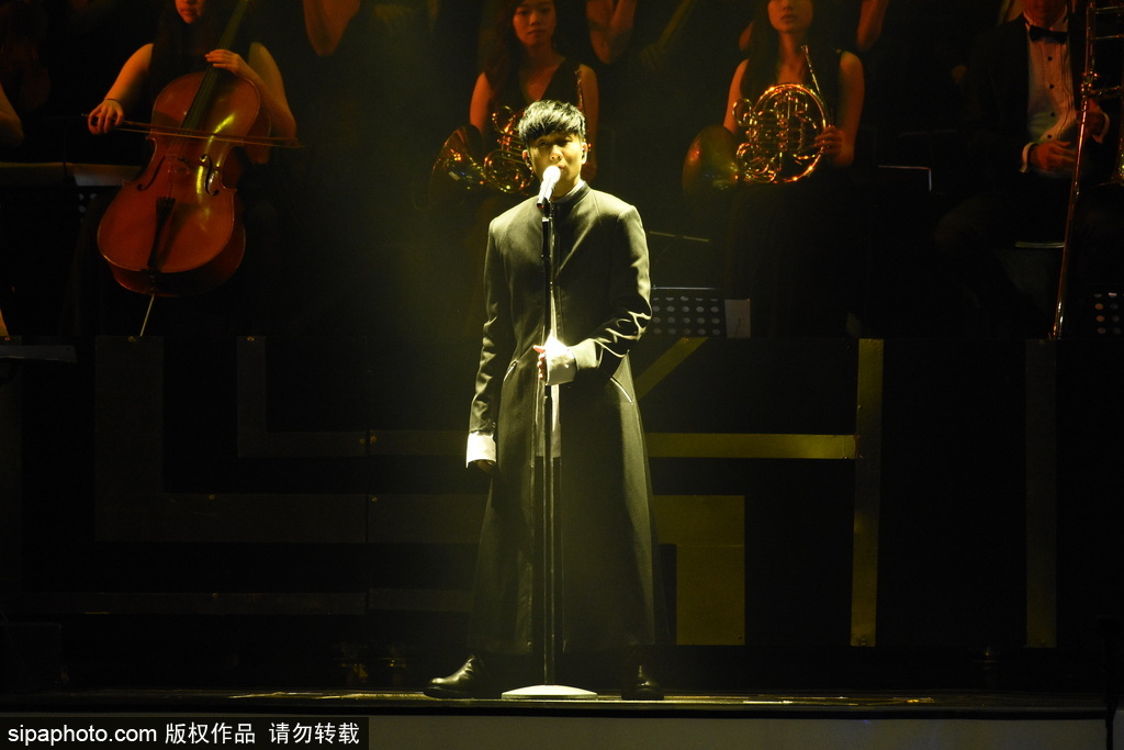 2017 hito流行音樂(lè)獎(jiǎng)?lì)C獎(jiǎng)禮：林俊杰黑衣登臺(tái)深情獻(xiàn)唱