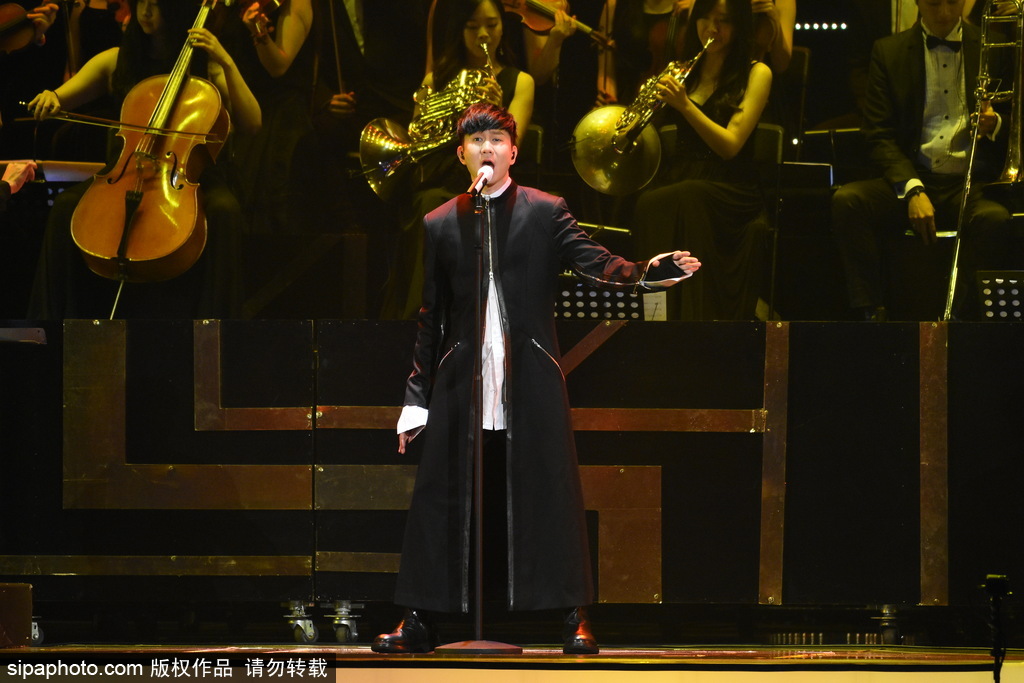 2017 hito流行音樂(lè)獎(jiǎng)?lì)C獎(jiǎng)禮：林俊杰黑衣登臺(tái)深情獻(xiàn)唱