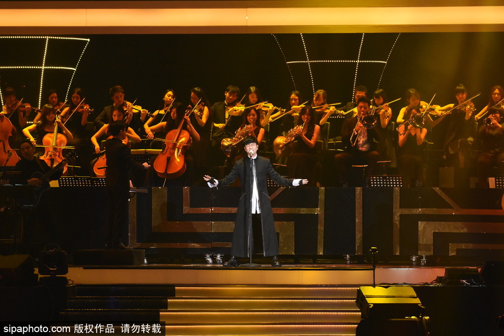 2017 hito流行音樂獎(jiǎng)?lì)C獎(jiǎng)禮：林俊杰黑衣登臺(tái)深情獻(xiàn)唱