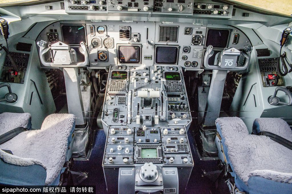 荷蘭王室舊專機退役出售 內部設施一覽