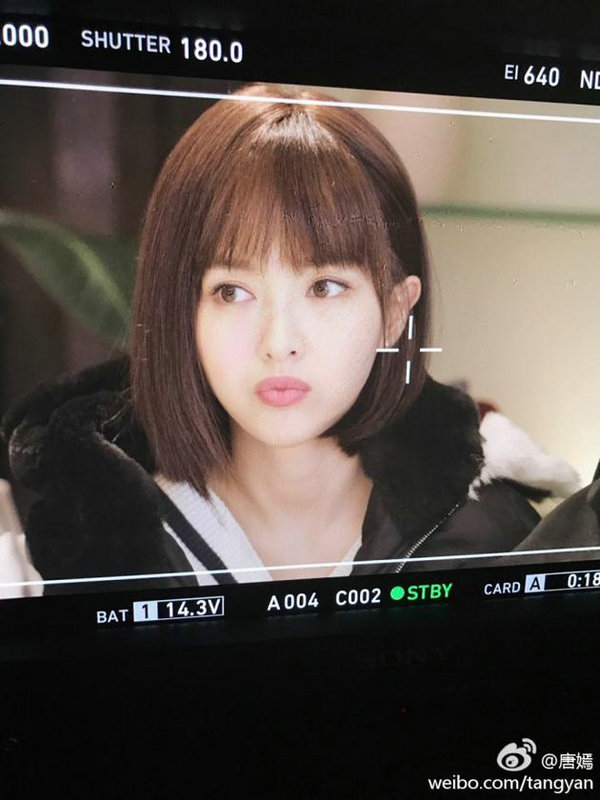 畢業季脫掉校服 學唐嫣劉詩詩換個減齡短發依舊元氣滿滿