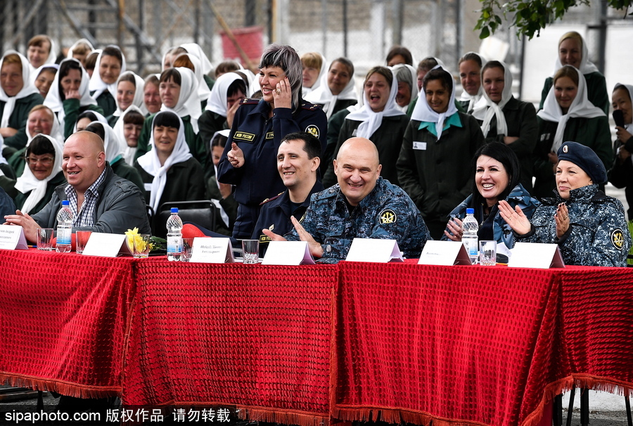 不輸超模！俄羅斯女子監獄舉行時裝秀