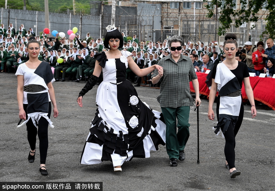 不輸超模！俄羅斯女子監獄舉行時裝秀