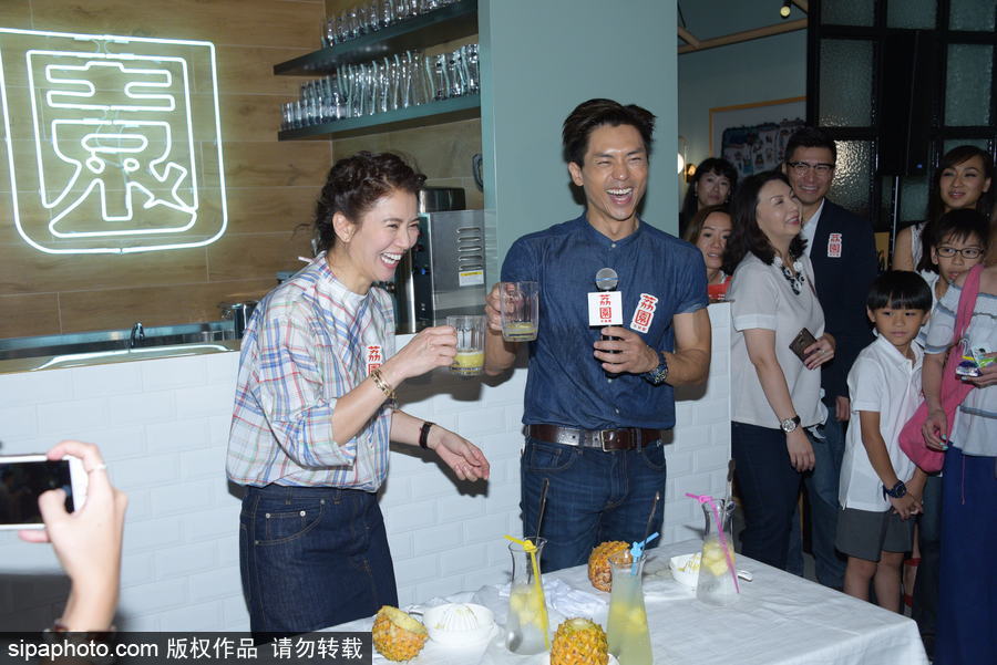 袁詠儀自曝去餐廳吃飯責罵老公兒子只顧玩手機