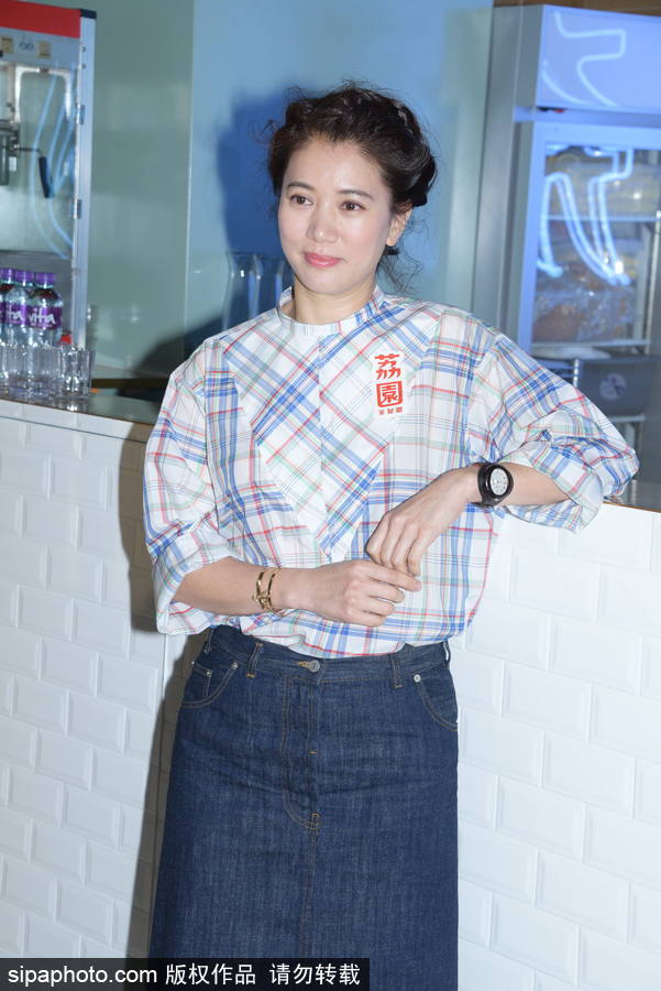 袁詠儀自曝去餐廳吃飯責罵老公兒子只顧玩手機