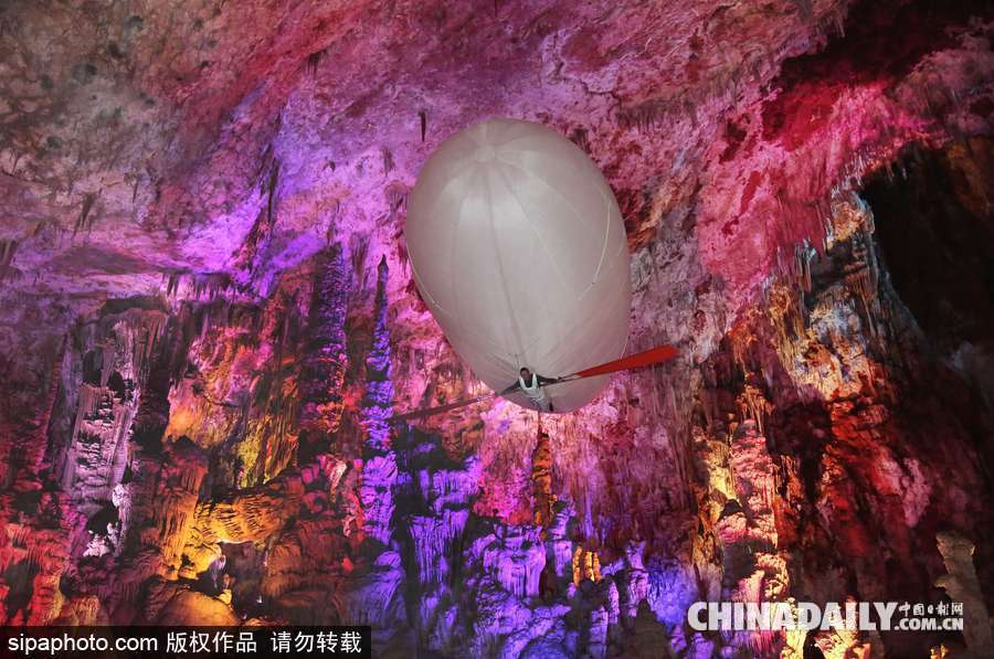 法國科學家研發新式飛艇 可在巖洞內自由滑翔