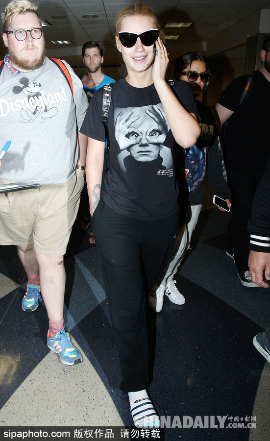 拖鞋終于咸魚翻身了！出街最時髦單品穿給你看