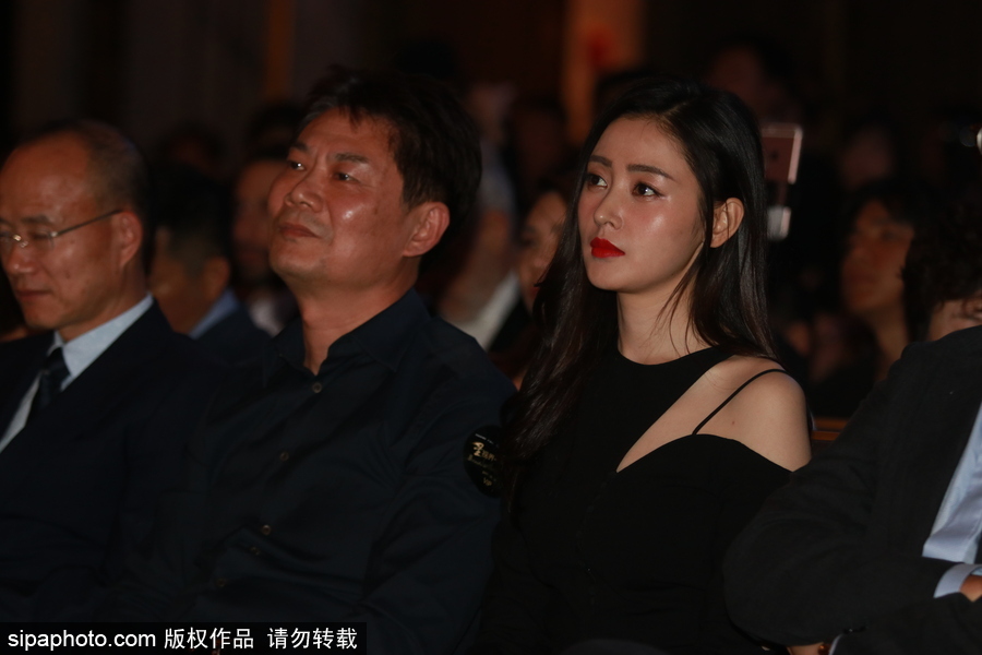 宋祖兒張?zhí)鞇?ài)亮相“海上影人之夜” 周星馳隔空送大禮