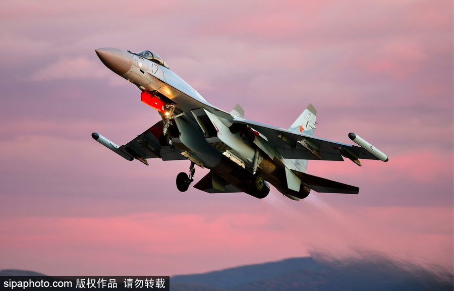 沖上云霄 俄羅斯戰機航空團訓練大片既視感