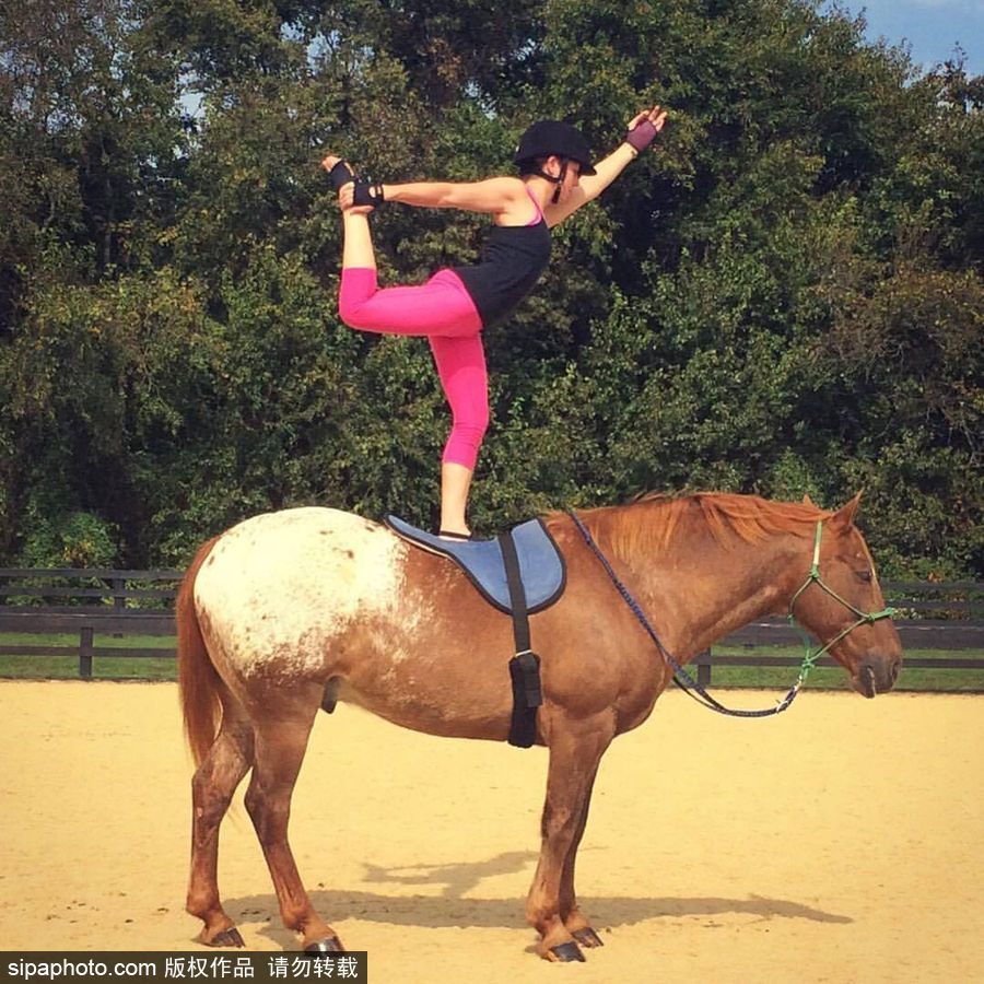 請收下我的膝蓋！國際瑜伽日盤點全球超牛瑜伽大神