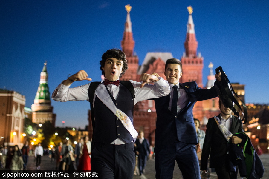 狂歡亦是最好的告別 實拍俄羅斯莫斯科畢業舞會盛況