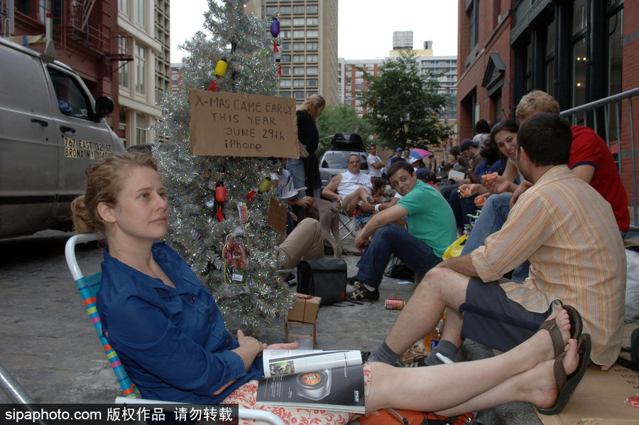 iPhone十周年 回顧10年前蘋果手機(jī)發(fā)售場景