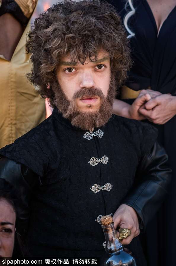 《權力的游戲》第七季開播 意大利死忠粉COS劇中人物神還原現場嗨翻天