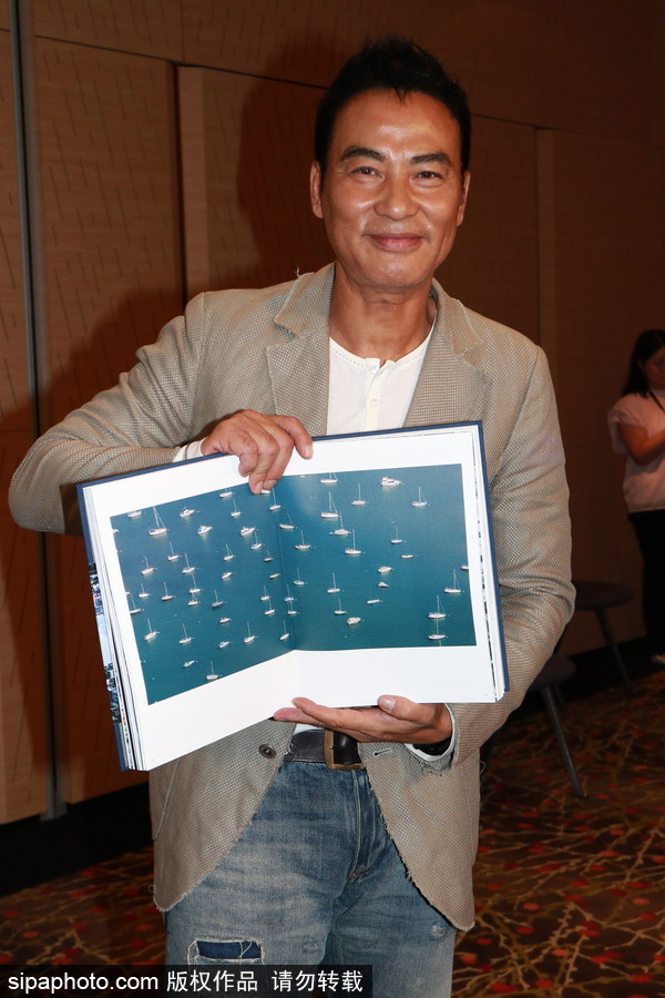 驚不驚喜意不意外！任達(dá)華出攝影集 花費(fèi)七個(gè)月精心制作