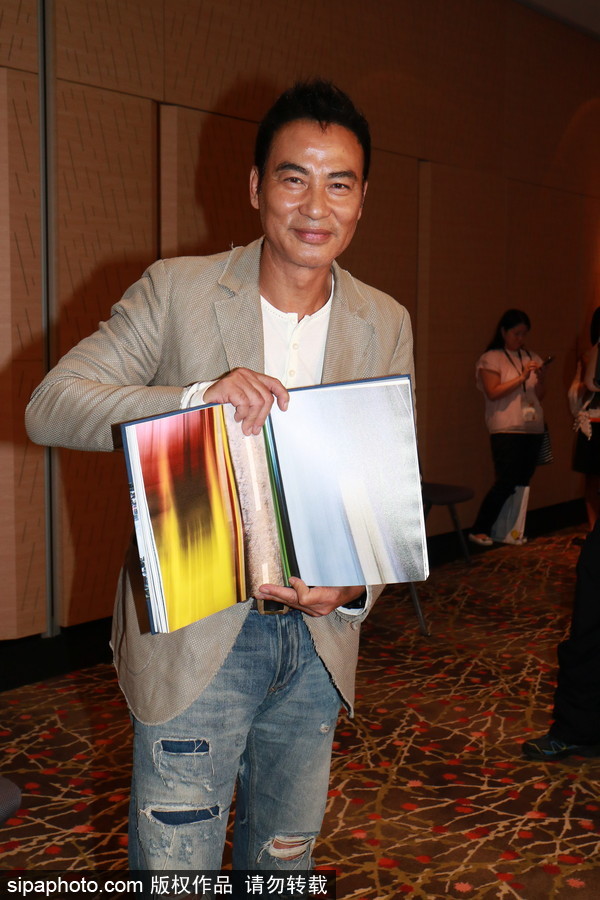 驚不驚喜意不意外！任達華出攝影集 花費七個月精心制作