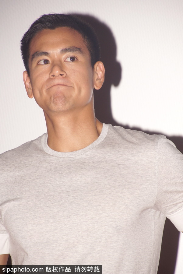 彭于晏出席電影《悟空傳》見面會(huì) 頻做鬼臉與粉絲互動(dòng)顯親和