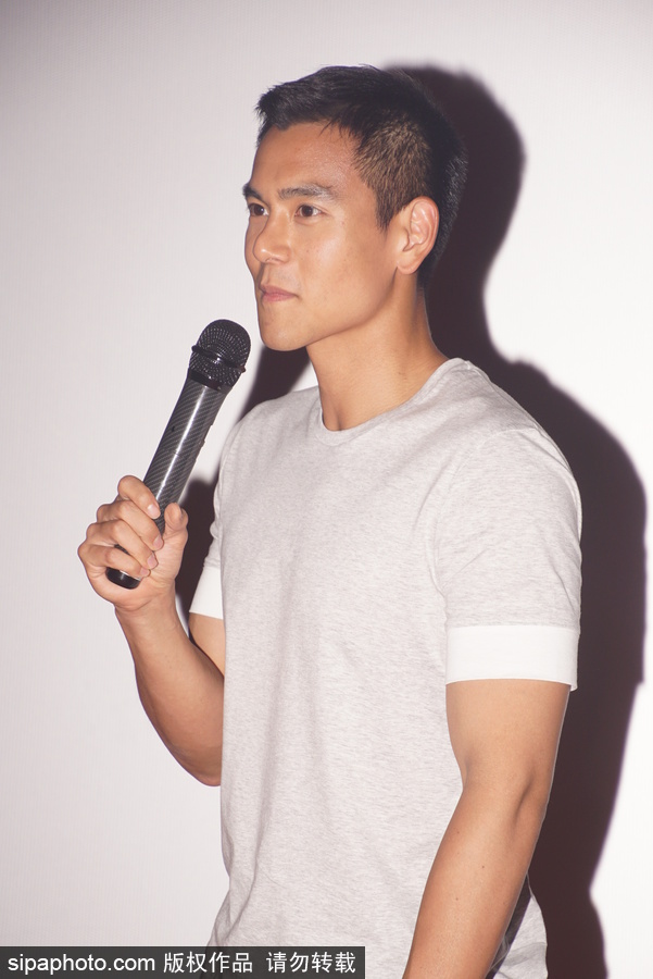 彭于晏出席電影《悟空傳》見面會 頻做鬼臉與粉絲互動顯親和