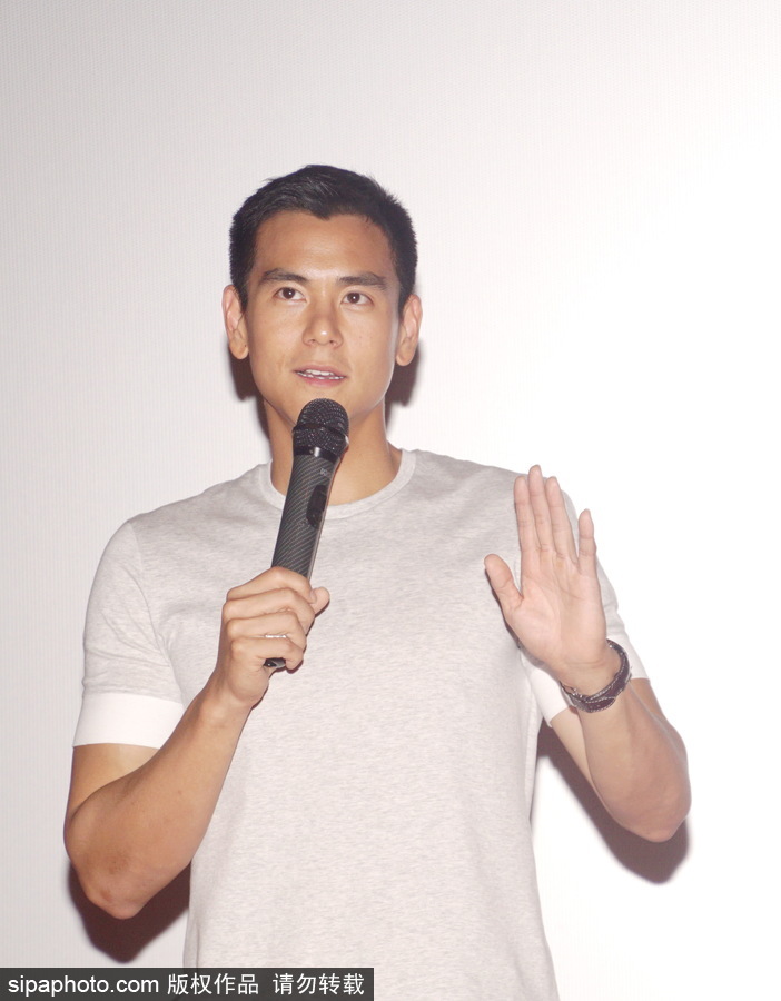 彭于晏出席電影《悟空傳》見面會(huì) 頻做鬼臉與粉絲互動(dòng)顯親和