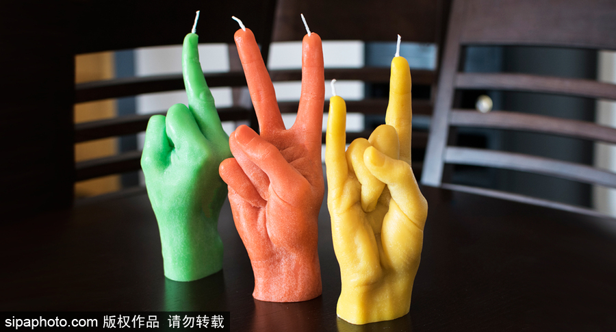 你認出這是蠟燭了嗎？立陶宛一公司推出人手型蠟燭可燃燒20小時