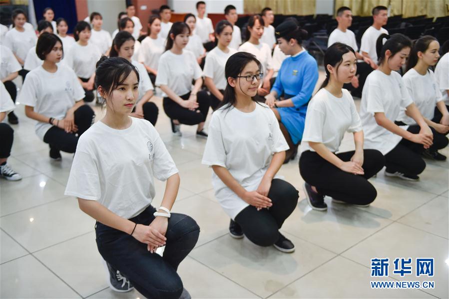 金色映照新航程——寫在金磚國家領(lǐng)導(dǎo)人第九次會晤倒計(jì)時(shí)一個(gè)月之際