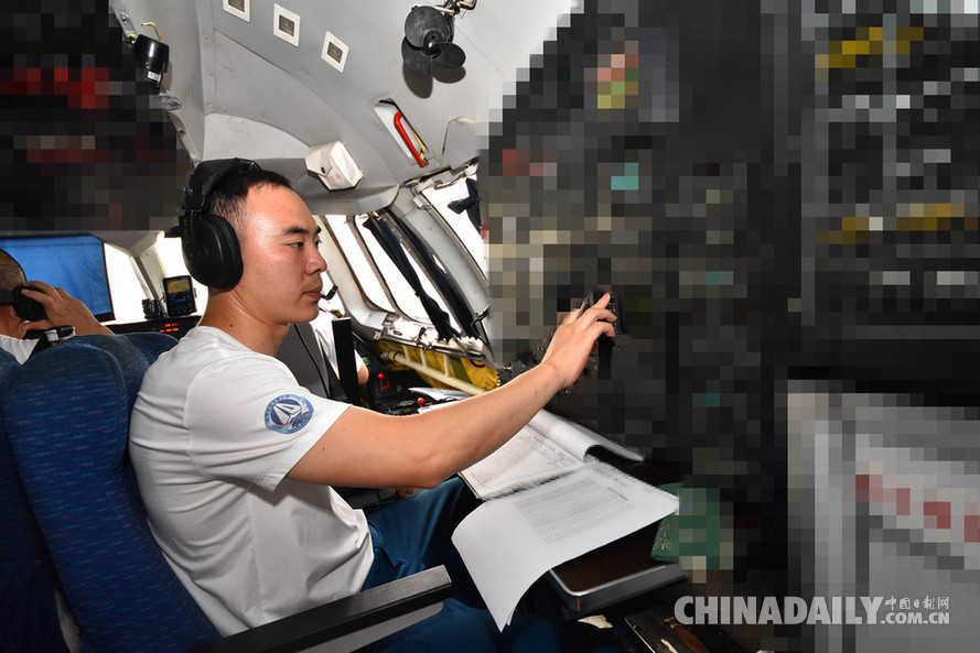 西部空軍緊急出動運-9飛機實施災情偵察