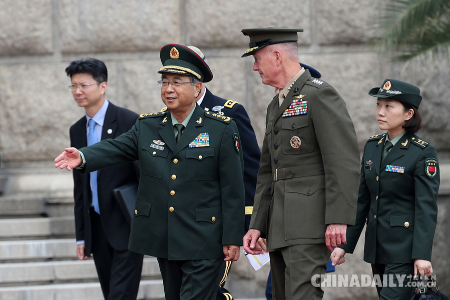 房峰輝為美軍參聯(lián)會主席鄧福德舉歡迎儀式