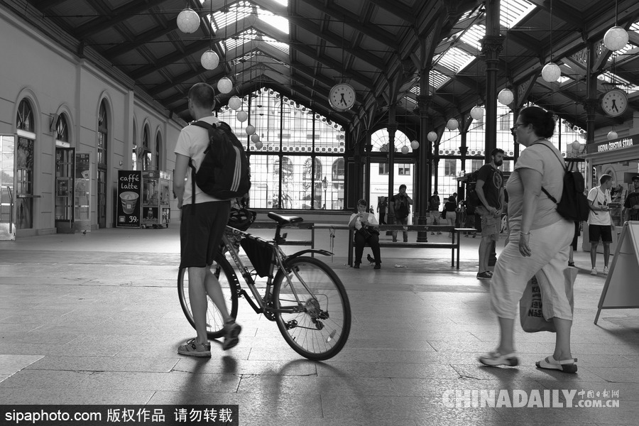 黑白記錄 捷克布拉格蒸汽火車時(shí)代第一座火車站